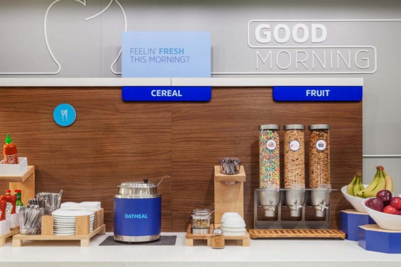 Holiday Inn Express Hotel & Suites Ottawa Airport By Ihg Luaran gambar