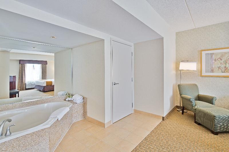 Holiday Inn Express Hotel & Suites Ottawa Airport By Ihg Luaran gambar