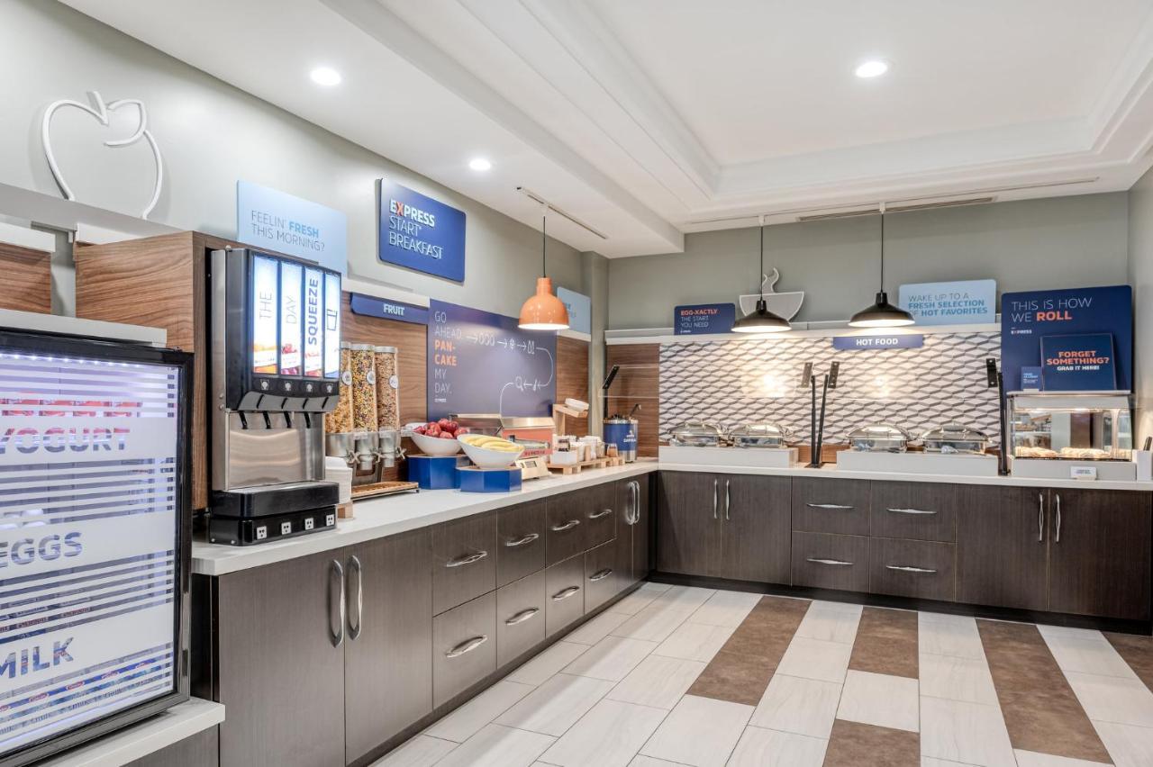 Holiday Inn Express Hotel & Suites Ottawa Airport By Ihg Luaran gambar